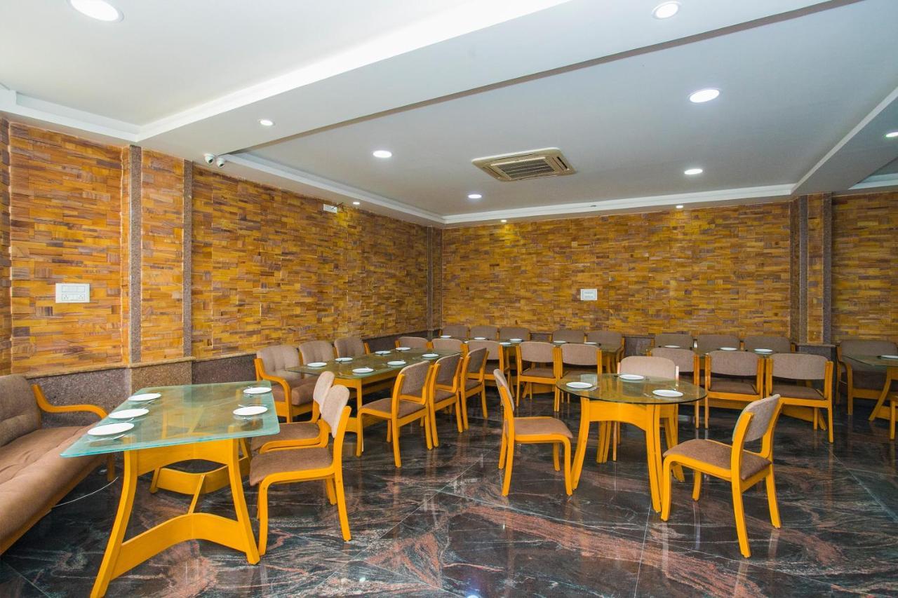 OYO 16123 Chandana Deluxe Bangalore Bagian luar foto