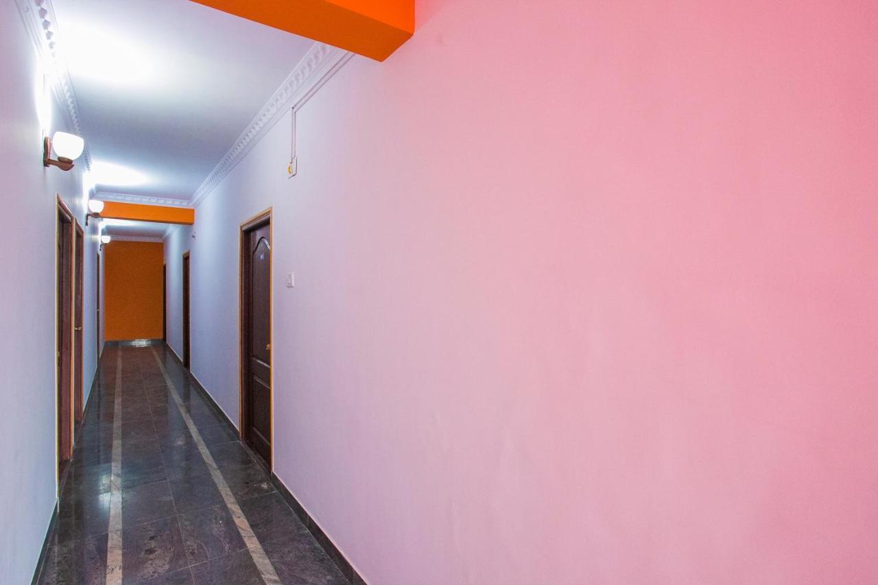 OYO 16123 Chandana Deluxe Bangalore Bagian luar foto