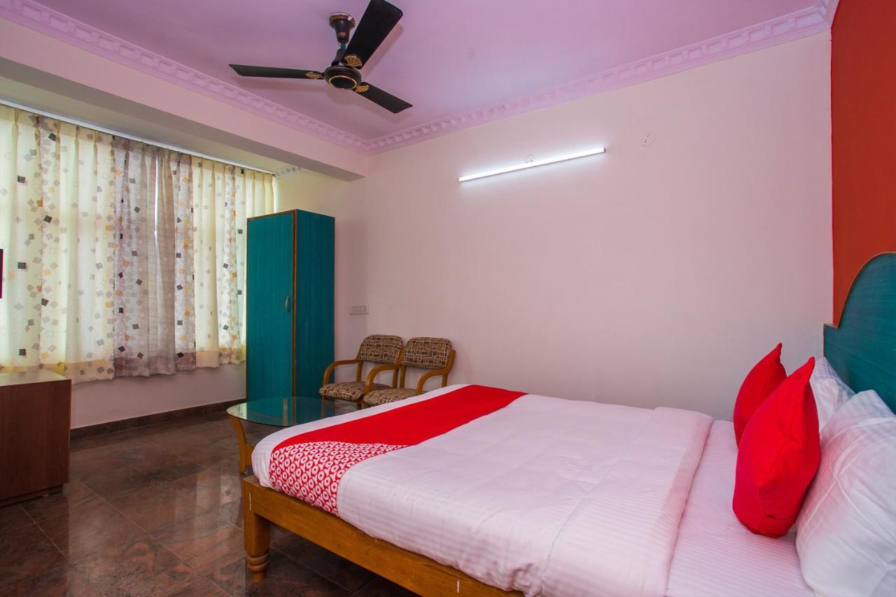OYO 16123 Chandana Deluxe Bangalore Bagian luar foto