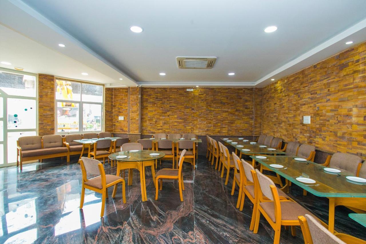 OYO 16123 Chandana Deluxe Bangalore Bagian luar foto
