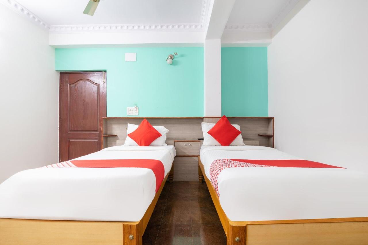OYO 16123 Chandana Deluxe Bangalore Bagian luar foto