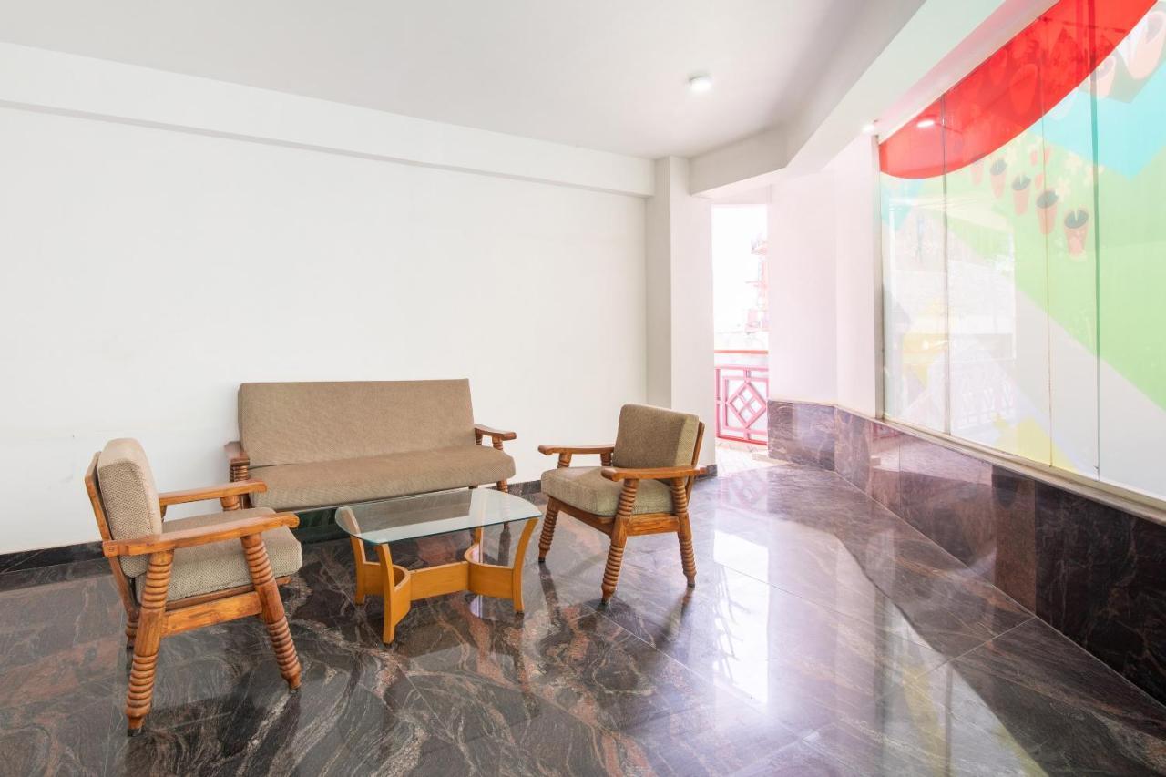 OYO 16123 Chandana Deluxe Bangalore Bagian luar foto