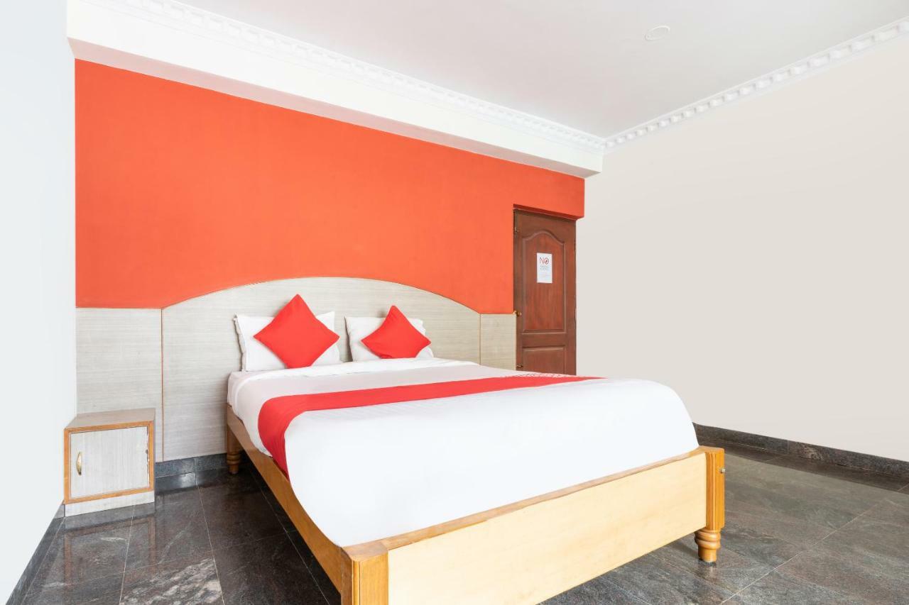 OYO 16123 Chandana Deluxe Bangalore Bagian luar foto